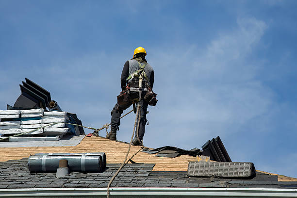 Professional Roofing technician working in Kellnersville, WI